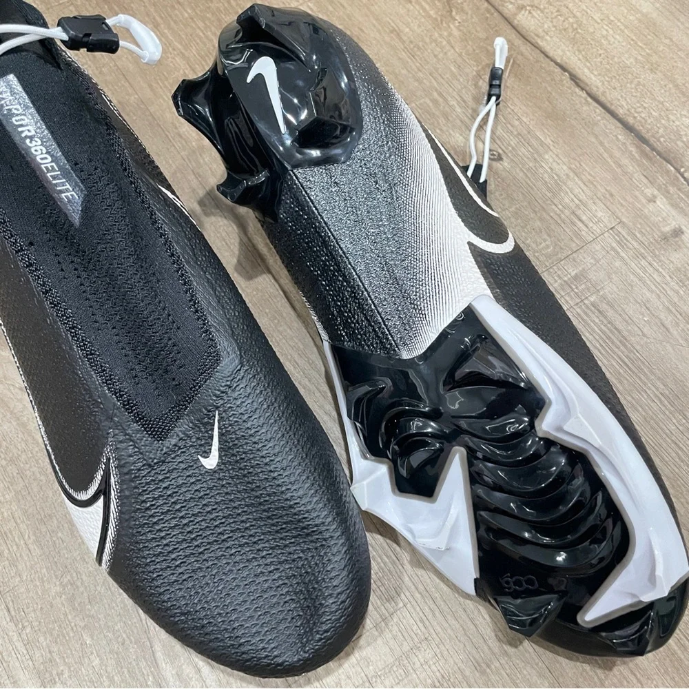 NEW Nike Vapor Edge Elite‎ 360 Flyknit Football Cleats Black White AO8276-001